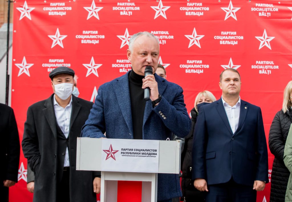 „Eliberarea Moldovei începe de la Bălți”. Dodon a participat la un marș în susținerea lui Nesterovschi la funcția de primar (FOTO)