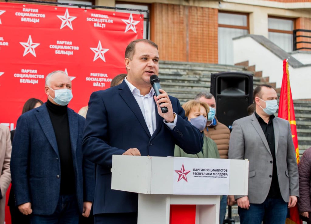 „Eliberarea Moldovei începe de la Bălți”. Dodon a participat la un marș în susținerea lui Nesterovschi la funcția de primar (FOTO)
