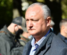 „Maia Sandu, nu ai încurcat nimic?”. Dodon, indignat de conferința președintei, suprapusă cu cea a lui Putin (VIDEO)