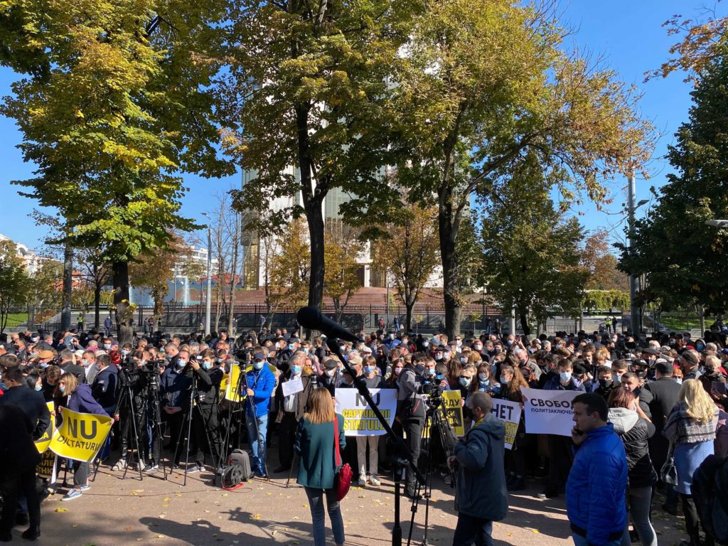 В Кишиневе проходит протест против власти и в поддержку Стояногло. Стрим NM (ВИДЕО, ФОТО)