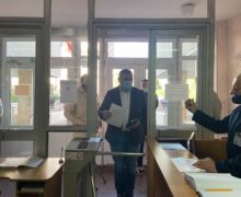 Депутаты от Блока ПКРМ-ПСРМ просят освободить Стояногло под их гарантии
