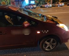 Accident rutier grav, în sectorul Râșcani al capitalei. Un pieton a decedat fiind lovit de un taxi (FOTO)