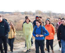 Санду отправилась в поход с молодыми защитниками окружающей среды (ФОТО)