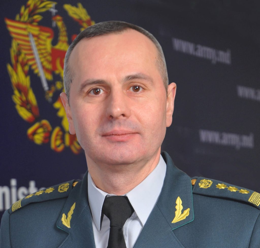 (FOTO) Noul comandant al Armatei Naţionale a fost prezentat efectivului de militari și civili