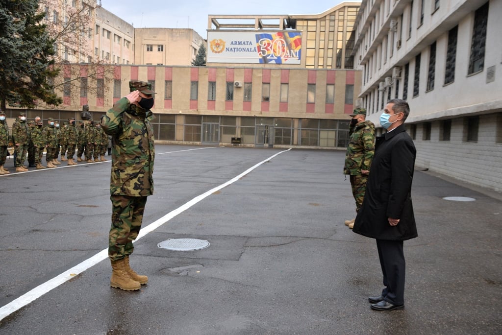 (FOTO) Noul comandant al Armatei Naţionale a fost prezentat efectivului de militari și civili