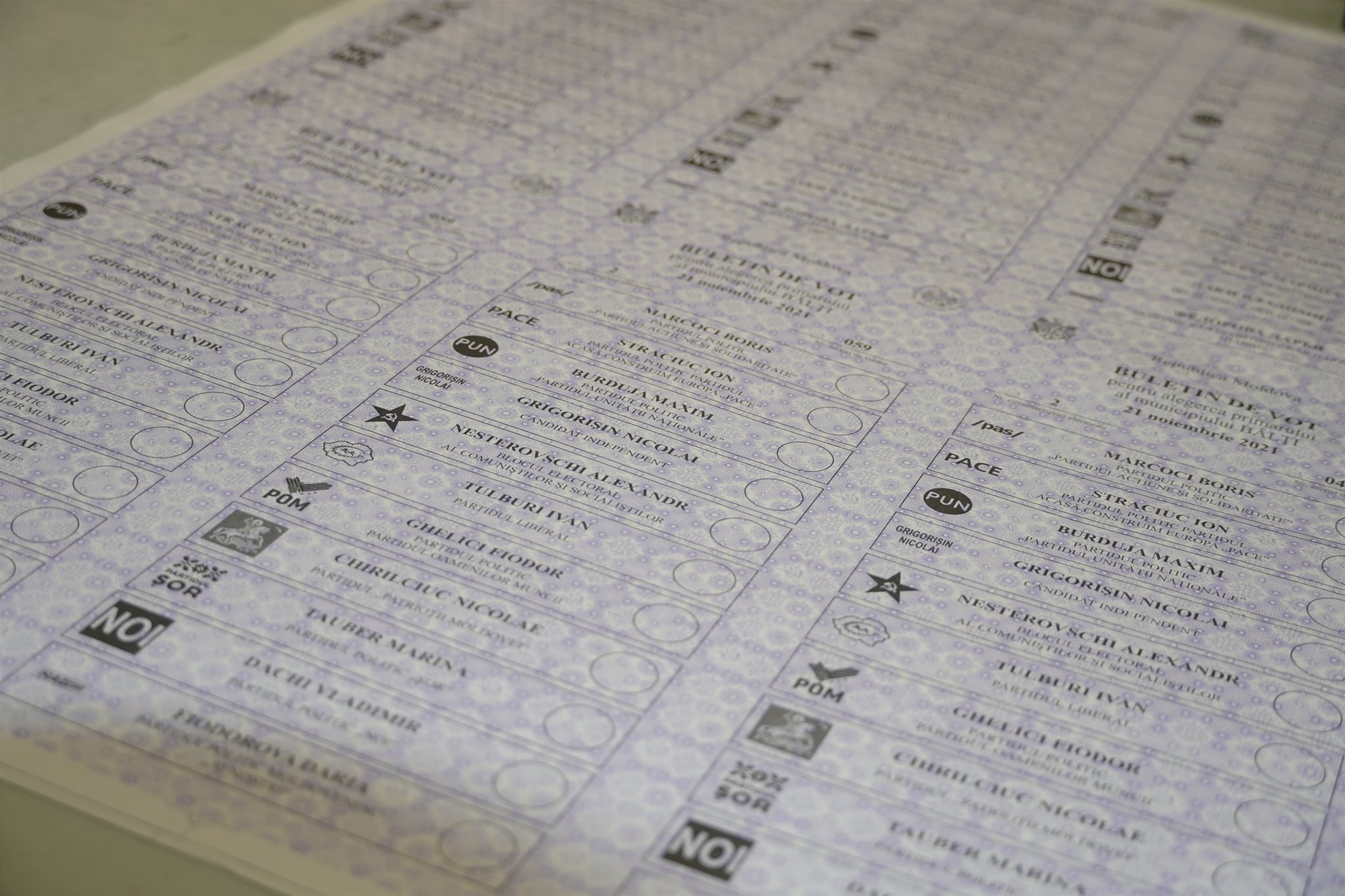 ЦИК начал печатать бюллетени для местных выборов 21 ноября (ФОТО)