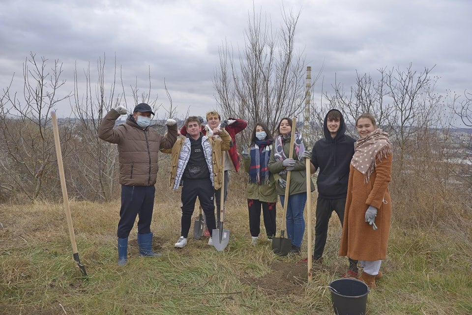 (ФОТО) В Кишиневе посадили более 6 тыс. деревьев