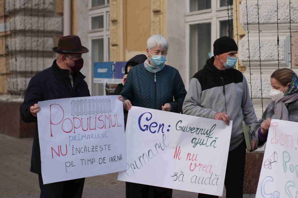(VIDEO) „Populismul primarului nu încălzește”. PAS a organizat un flashmob în fața Primăriei Chișinău