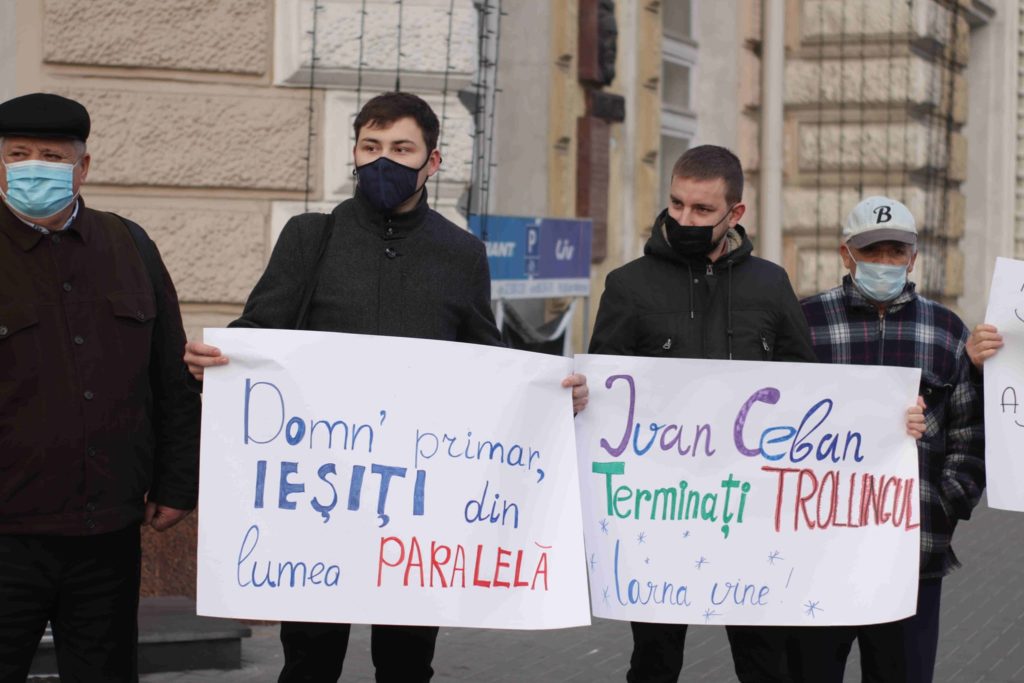 (VIDEO) „Populismul primarului nu încălzește”. PAS a organizat un flashmob în fața Primăriei Chișinău