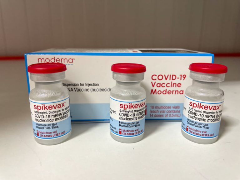 В Молдову впервые доставили партию вакцины от COVID компании Moderna. Кому она подходит
