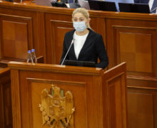 Отправленная в отставку парламентом глава СТР опротестует в суде решение депутатов