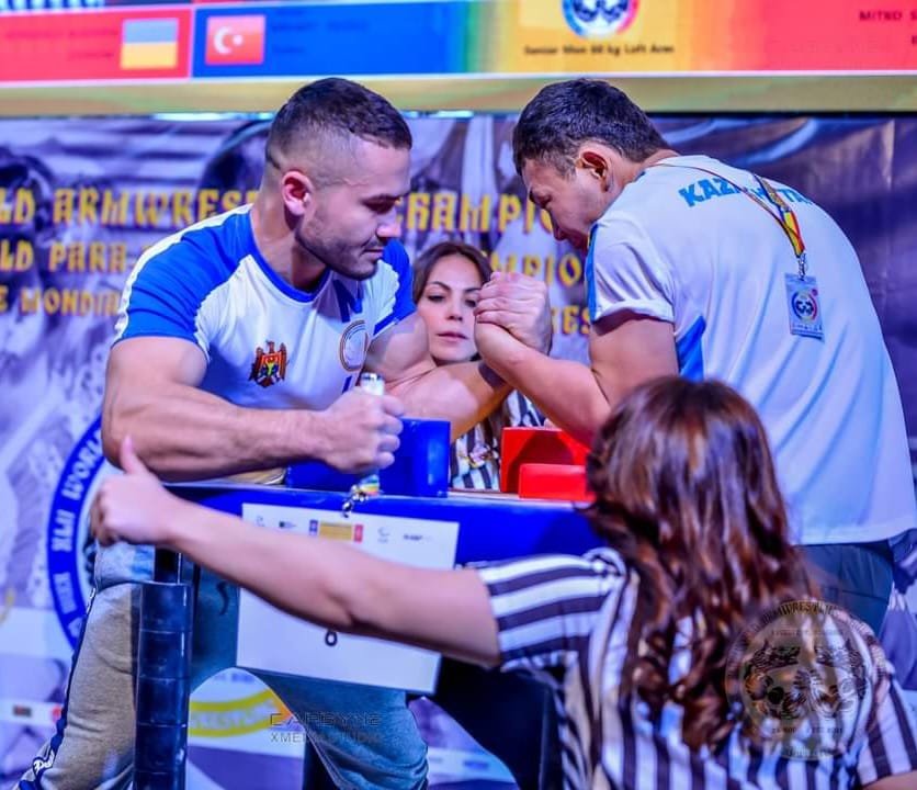 (FOTO) Daniel Procopciuc, brațul de aur al Moldovei, a revendicat al treilea titlu de Campion Mondial la Armwrestling