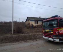 (FOTO) Incendiu la Căușeni: Un bărbat a ars în propria casă