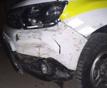 Cimișlia: Un șofer aflat în stare de ebrietate a comis două accidente, inclusiv a tamponat o mașină a poliției