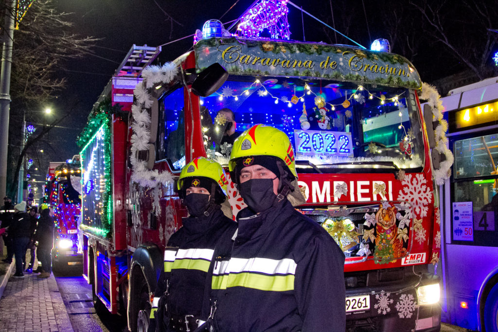 (FOTO) Caravana salvatorilor și pompierilor, pe străzile din Chișinău