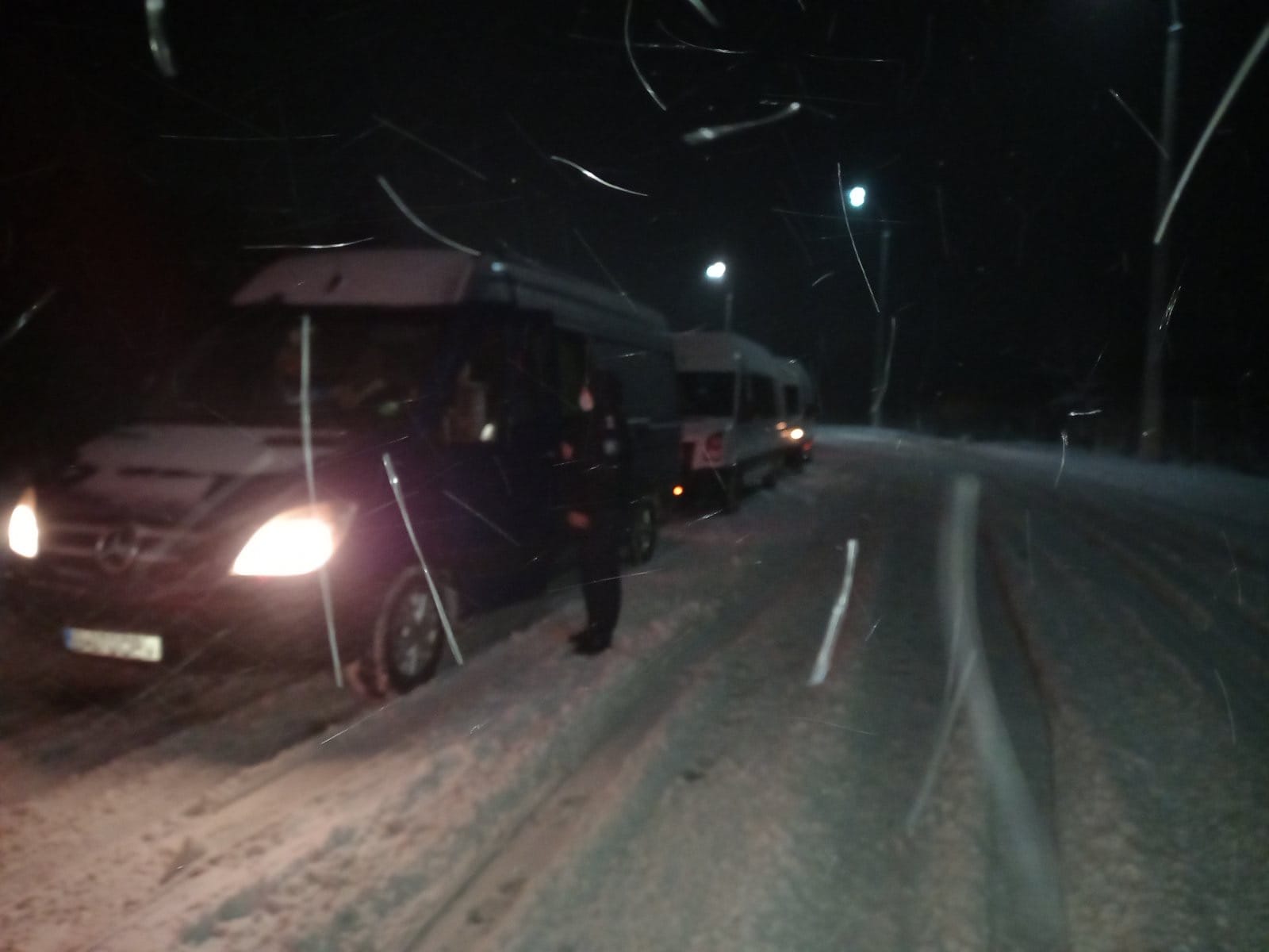 (FOTO) Flux sporit de transport la vama Leușeni