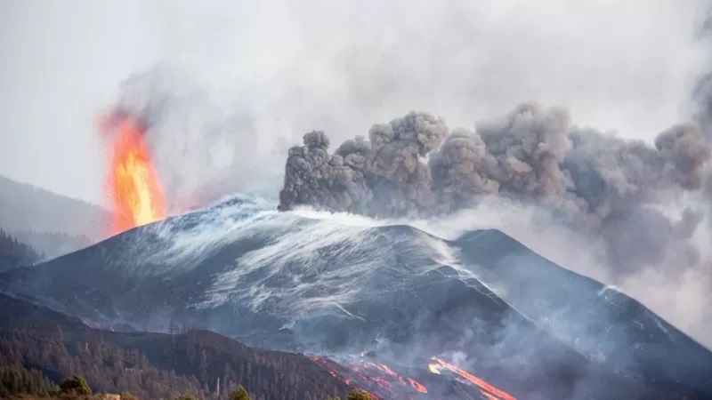 (ФОТО) Извержение вулкана Кумбре-Вьеха закончилось. Что стало с островом Пальма?