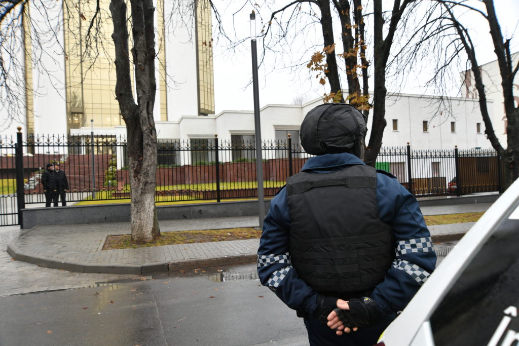 (ФОТО) В Кишиневе мужчина сообщил о заминировании здания аппарата президента. Звонившего нашли