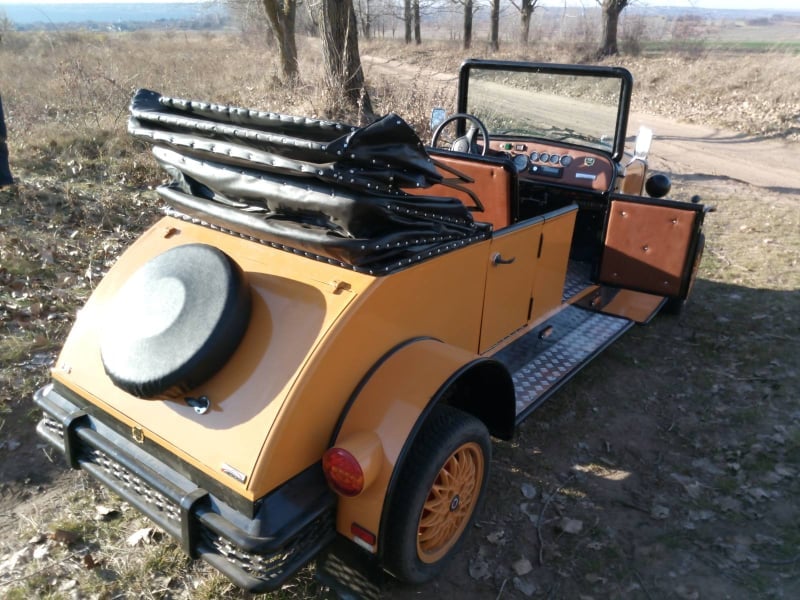 (FOTO) Un militar moldovean a construit o mașină după un proiect propriu