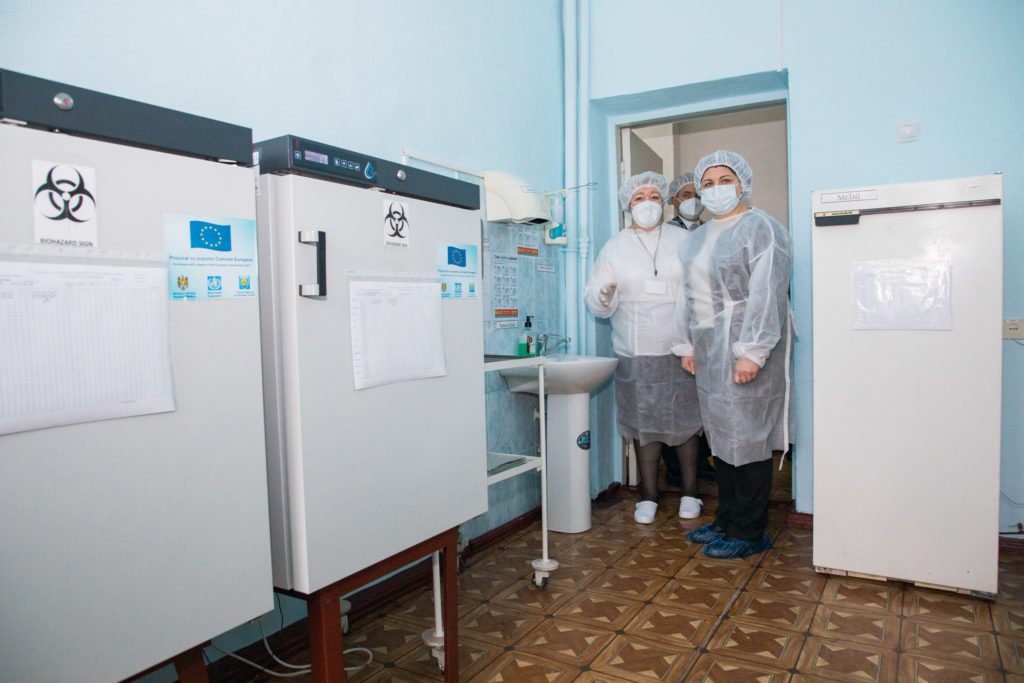 FOTO La Edineț a fost deschis un laborator de testare COVID-19, dotat cu echipamentele în sumă de 95 mii $