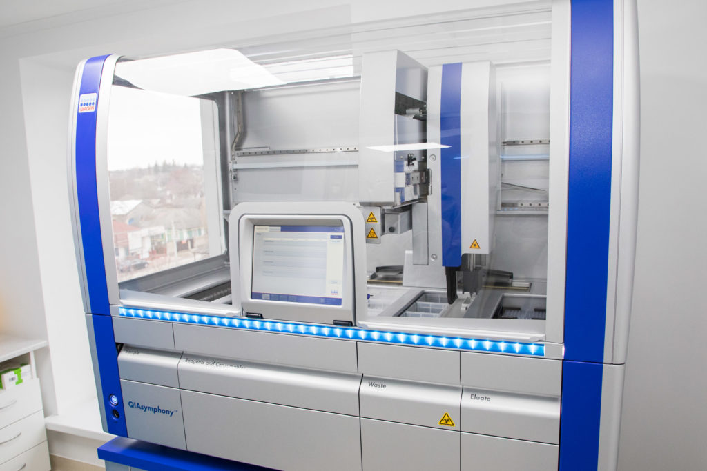 FOTO La Edineț a fost deschis un laborator de testare COVID-19, dotat cu echipamentele în sumă de 95 mii $