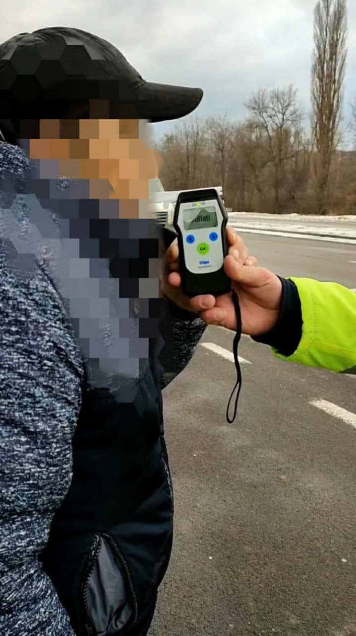 FOTO Un șofer, surprins în stare de ebrietate și cu viteza 92 km/h prin Chișinău