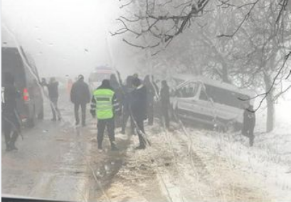 (ФОТО) На КПП Тудора и Паланка приостановили движение грузовиков из-за серьезного ДТП (ОБНОВЛЕНО)