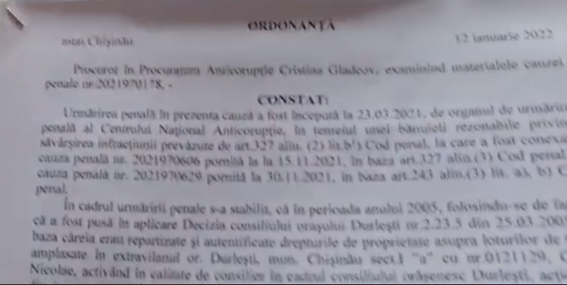 VIDEO Percheziții la domiciliul lui Vasile Costiuc. Acesta a fost reținut