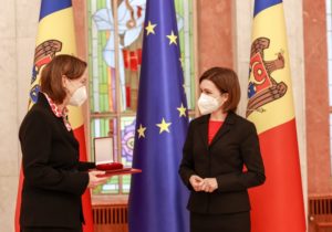 Санду наградила «Орденом почета» посла Германии в Молдове