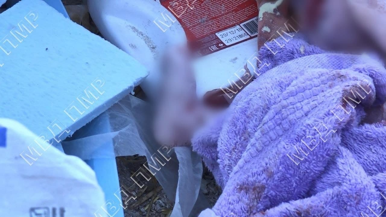 (ФОТО) В Бендерах на площадке для мусорных контейнеров нашли тело новорожденного ребенка