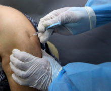 Grecia va administra a patra doză a vaccinului anti-COVID