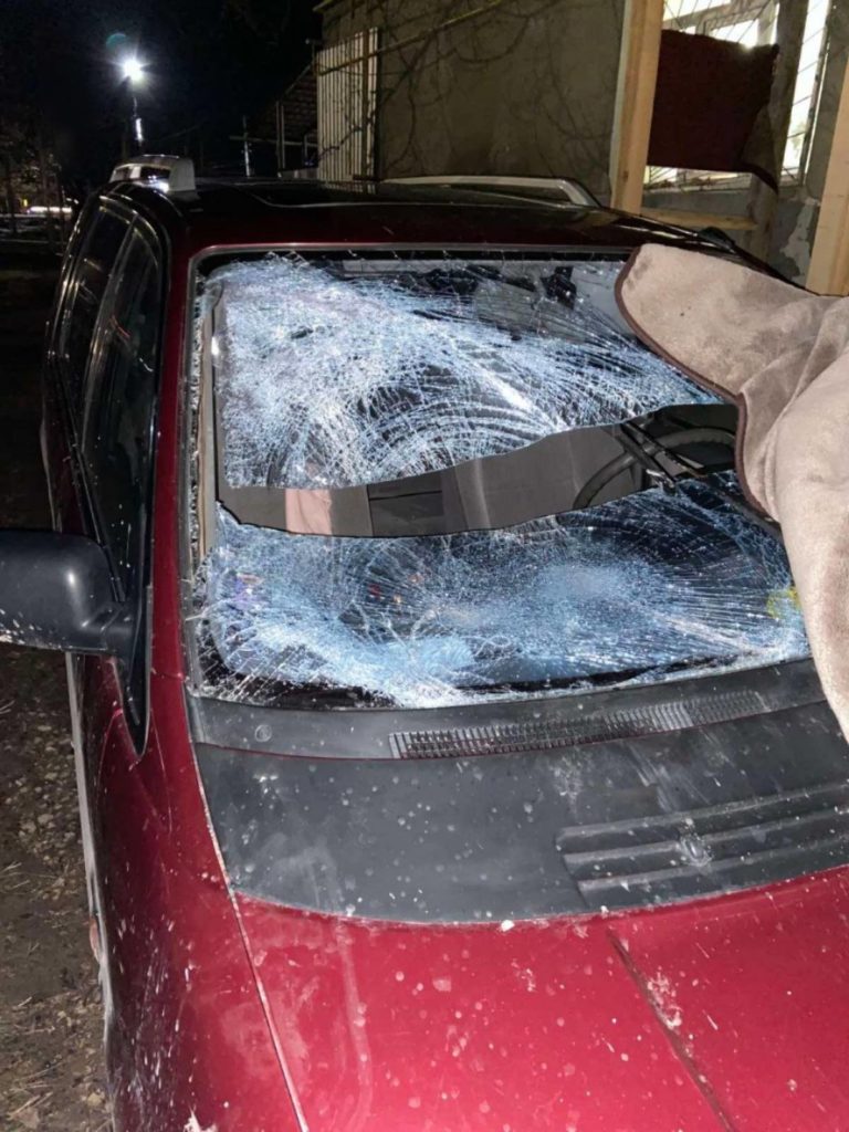 FOTO Un șofer beat a lovit cu mașina o femeie la Edineț și a părăsit locul accidentului