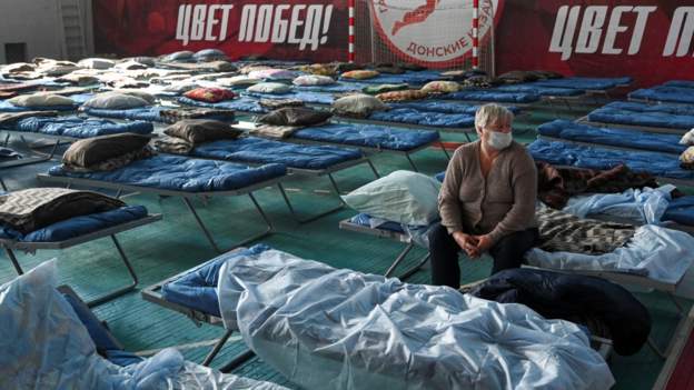 Ночевка в автобусах и 5 млрд рублей. Как эвакуируют беженцев с Донбасса