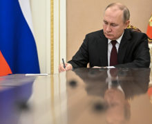 Путин одобрил упрощение выдачи российского гражданства жителям Запорожской и Херсонской областей Украины
