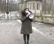 VIDEO „Jos minciuna galbenă”. Susținătorii partidului ȘOR au protestat la vila prezidențială de la Condrița