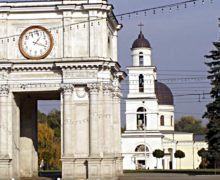 Ceasul de pe Arcul de Triumf are din nou „voce”: de astăzi va anunța ora exactă