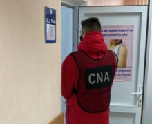 (ФОТО) В медцентре в Ставченах провели обыск по делу о подделке сертификатов о вакцинации