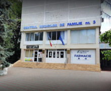 В Кишиневе в одной из поликлиник проводят обыски в связи с фальшивыми ковид-сертификатами