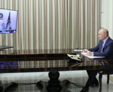 Joe Biden și Vladimir Putin au discutat la telefon despre Ucraina. Putin ceruse ca dialogul să aibă loc luni