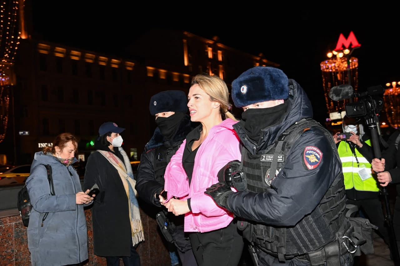 FOTO/VIDEO Protest la Moscova și Sankt Petersburg față de invazia Rusiei în Ucraina