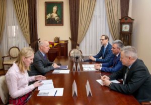 Ultima vizită a ambasadorului american Logsdon în regiunea transnistreană. Krasnoselski i-a mulțumit pentru ajutorul în „interacțiunea cu SUA”