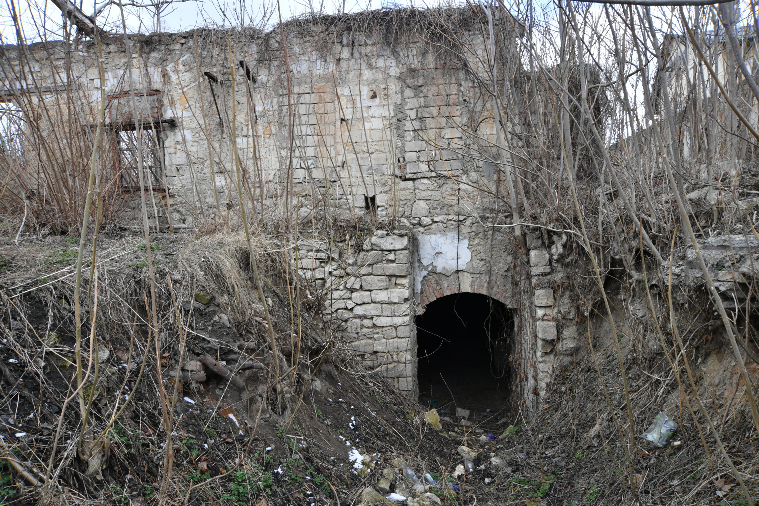 În căutarea adăpostului pierdut. Cum arată buncărele din Moldova și câte persoane pot adăposti
