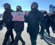 FOTO/VIDEO Proteste anti-război în mai multe orașe din Rusia. Oamenii sunt reținuți 