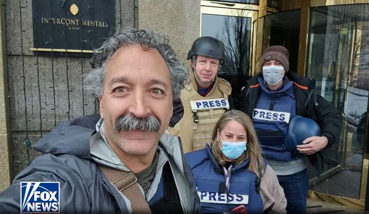În urma focurilor de artilerie de lângă Kiev au fost uciși o jurnalistă ucraineană și un operator Fox News