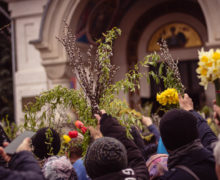 В Кишиневе не поминают патриарха Кирилла? Как православные церкви отмечали праздник мира во время войны. Репортаж NM