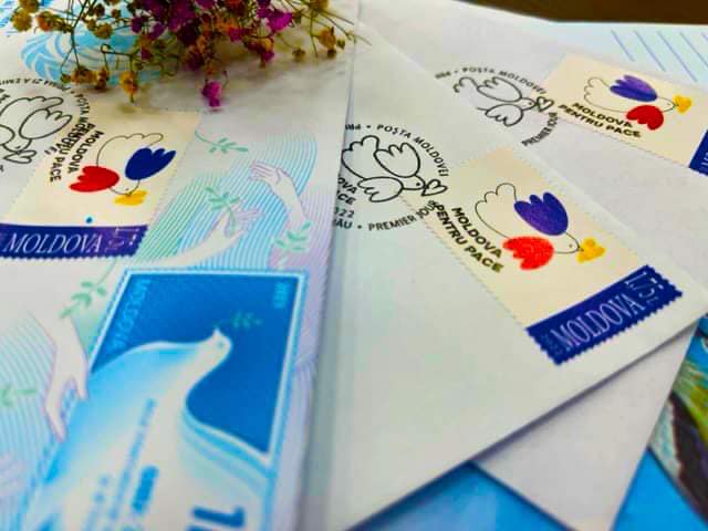 FOTO În semn de solidaritate cu poporul ucrainean, Republica Moldova a lansat o marcă poștală 