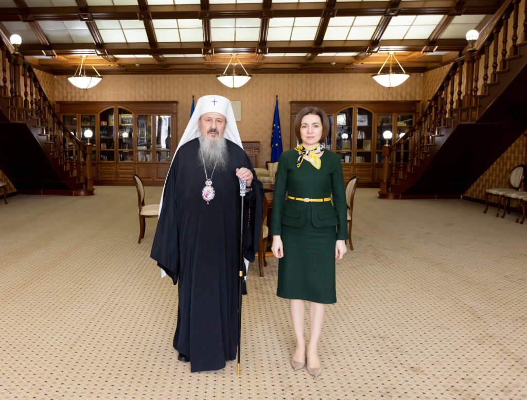 FOTO În Joia Mare, mitropolitul Moldovei și cel al Basarabiei s-au întâlnit cu Maia Sandu