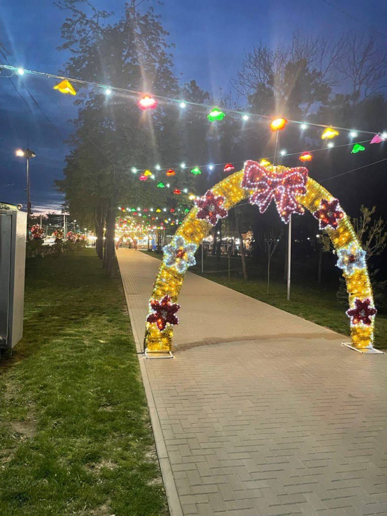 (ФОТО) Как Кишинев украсили к пасхальным праздникам