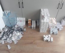 (ФОТО) Женщина пыталась вывезти из Молдовы в Украину 600 коробок лекарств без документов