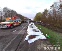 (ВИДЕО) В Украине столкнулись автобус, микроавтобус и бензовоз. Погибли не менее 26 человек